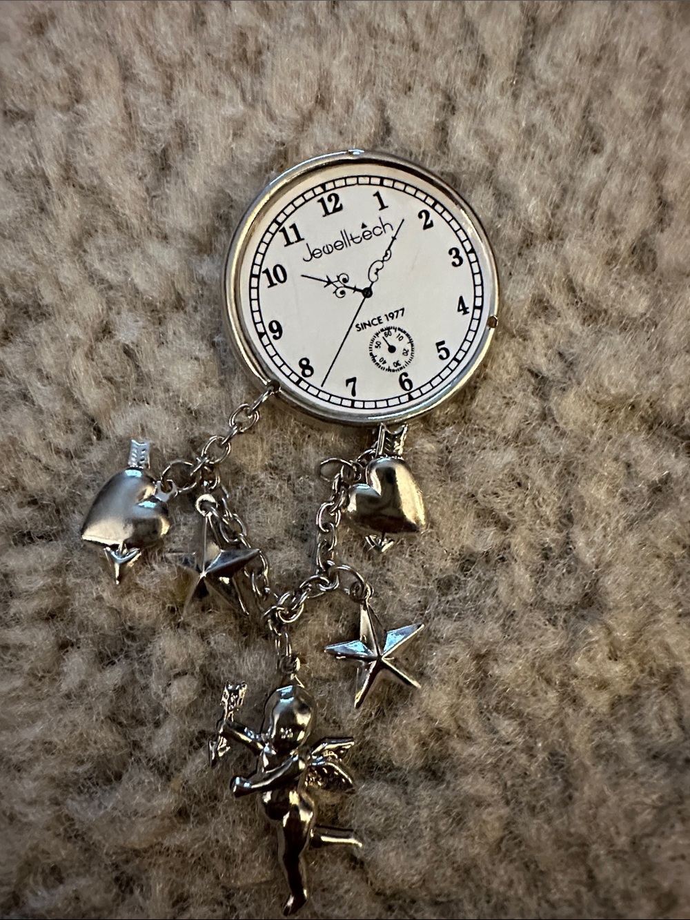 y2k-style vintage bag charm watch accessory or brooch